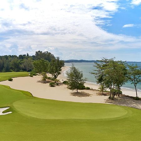 The Westin Desaru Coast Resort מראה חיצוני תמונה The 18th green at the Straits Course
